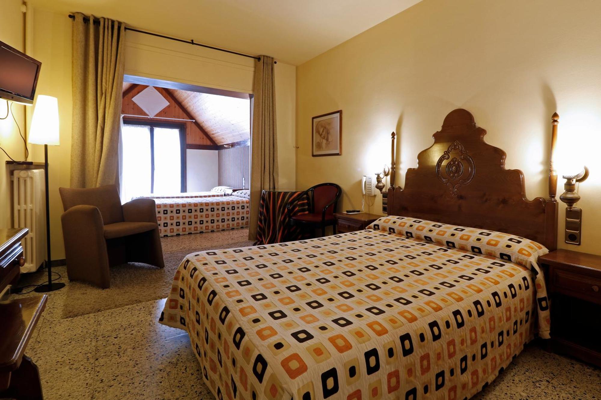 Hotel Delavall Vielha Exterior photo